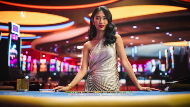 Esports လောင်းကစားသမားများ mobile ဖြင့် in-play bet တင်နေသောမြင်ကွင်း